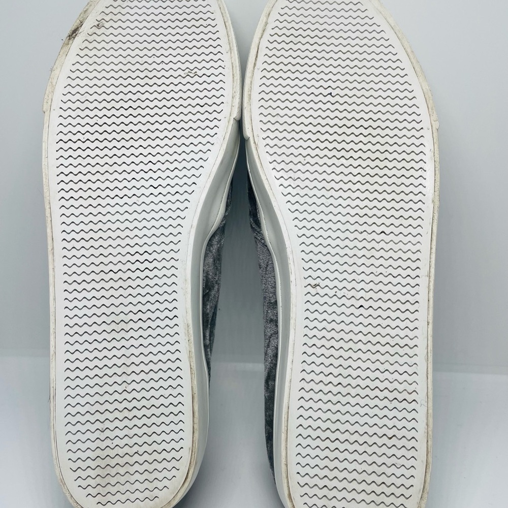 Crown & Ivy‎ Suzelle Gray Velvet Slip On Fashion Sneakers Women’s Size 10 - Picture 6 of 7